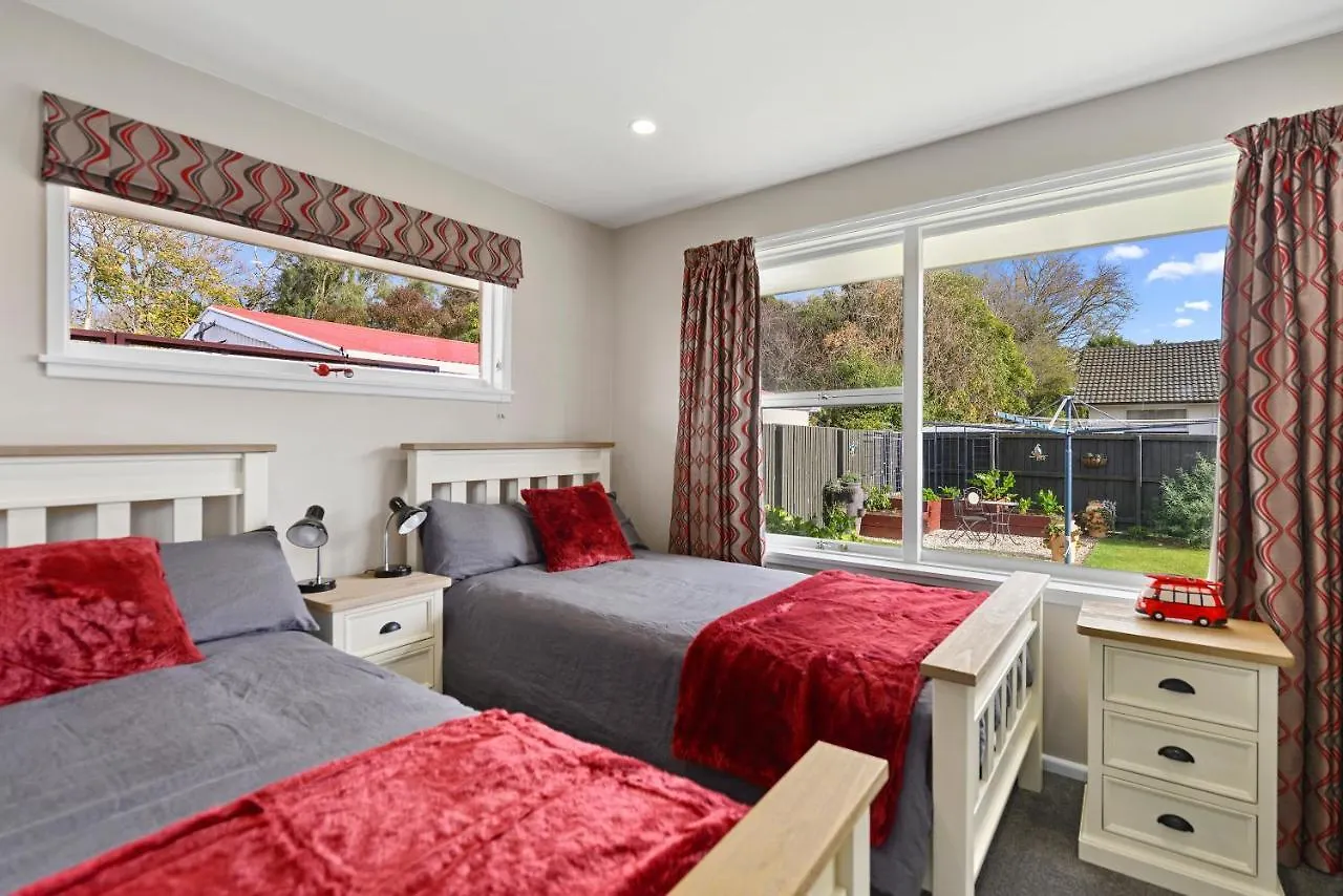 Leave Of Absence - Christchurch Holiday Home 0*,