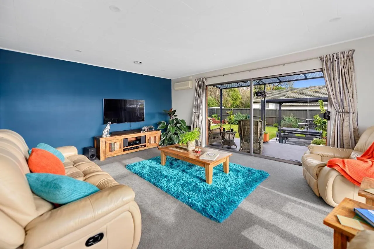 Leave Of Absence - Christchurch Holiday Home